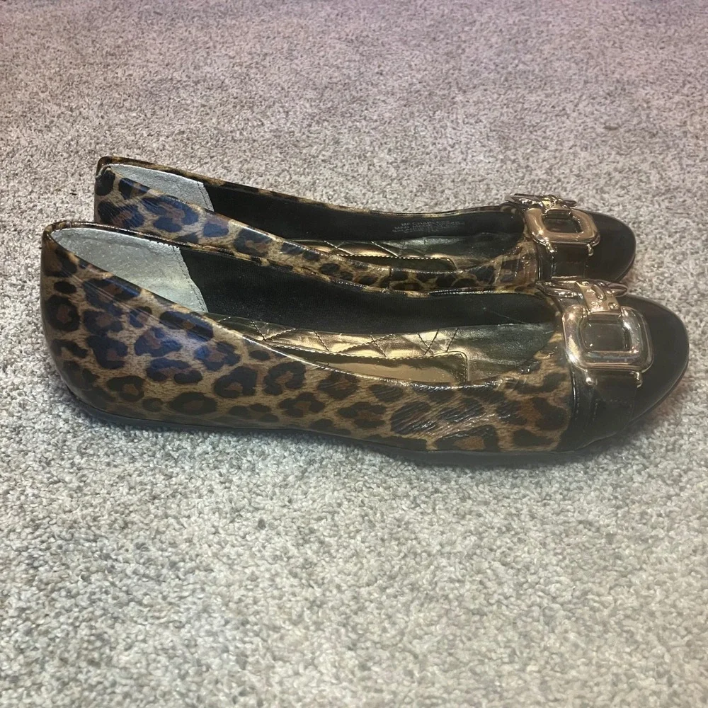 Marc Fisher Charles3 Leopard Print Ballet Flats Gold Buckle Black Toe Womens 7M